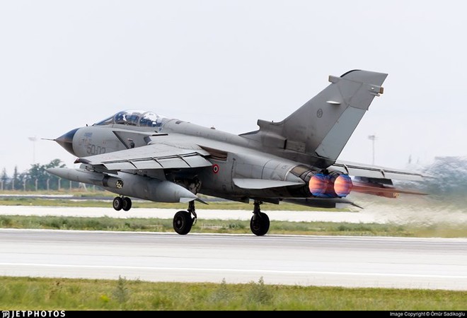 Panavia Tornado - Chiến cơ biểu tượng của không quân châu Âu bị bỏ rơi - Ảnh 2.