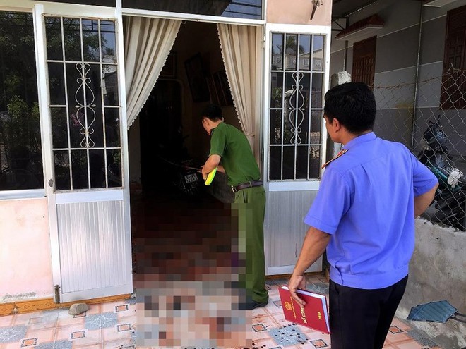 L&ecirc;n cơn t&acirc;m thần, chồng s&aacute;t hại vợ - Ảnh 1.