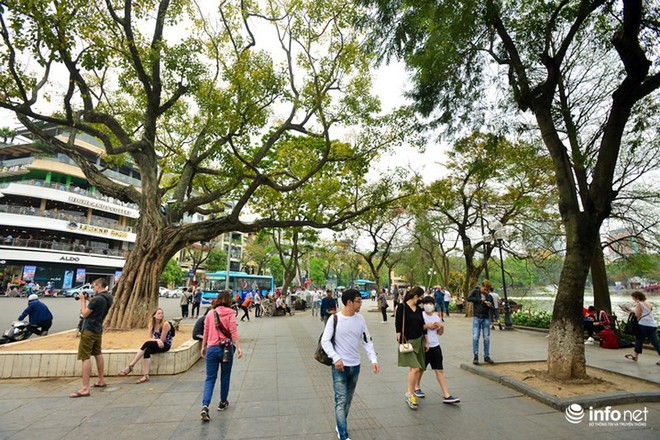 Cận cảnh vỉa hè Hồ Gươm trước ngày thay áo mới - Ảnh 3.