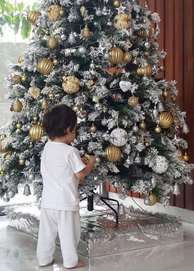 Sau 3 năm úp mở, Bé Gấu - con trai Thu Minh lần đầu lộ diện rõ mặt, lớn phổng phao khi đi diễn cùng mẹ - Ảnh 6.