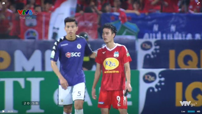 Đây là hình ảnh của cầu thủ U23 Việt Nam nhận nghìn like trong trận Hà Nội gặp HAGL - Ảnh 3.