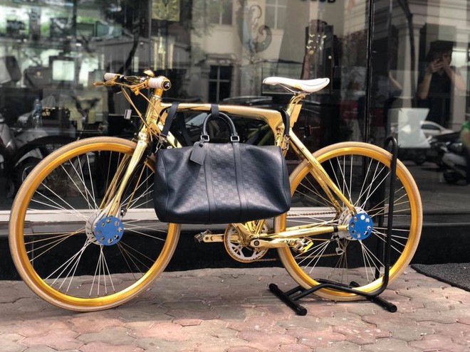 Cận cảnh xe đạp mạ vàng phiên bản giới hạn cực độc, giá 1,2 tỷ đồng tại Hà Nội - Ảnh 8.