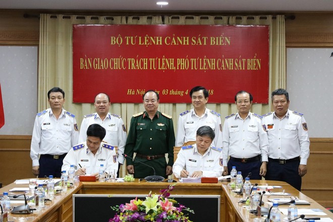 Bàn giao chức trách Tư lệnh và Phó Tư lệnh Cảnh sát biển Việt Nam - Ảnh 1.