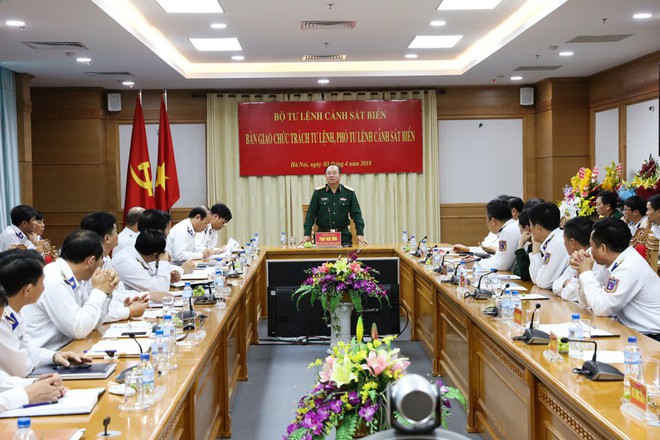 Bàn giao chức trách Tư lệnh và Phó Tư lệnh Cảnh sát biển Việt Nam - Ảnh 2.