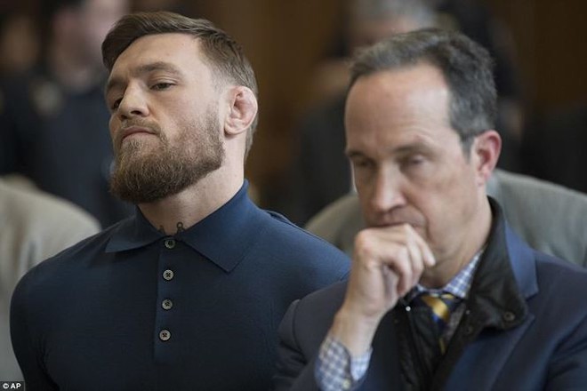 Nổi điên vài phút, võ sĩ Conor McGregor đối diện án tù 7 năm - Ảnh 4.