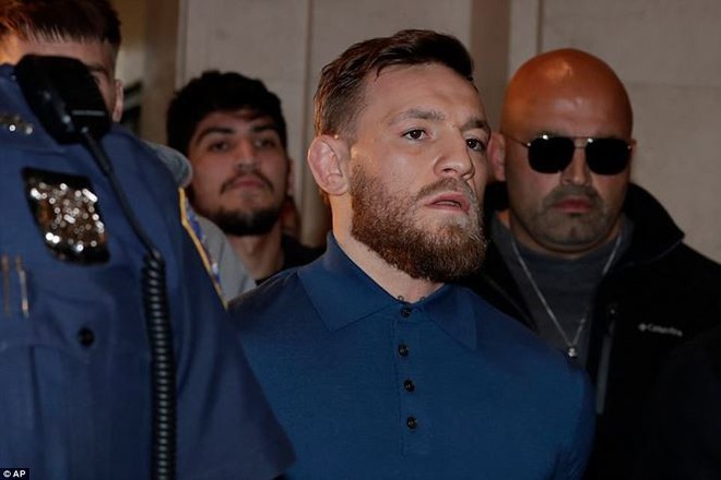 Nổi điên vài phút, võ sĩ Conor McGregor đối diện án tù 7 năm - Ảnh 6.