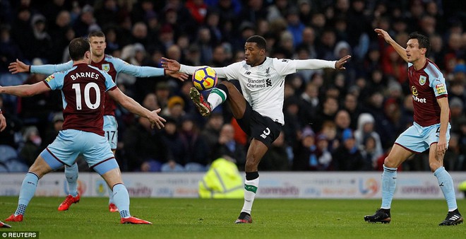 Thiếu đến 3 họng súng chủ lực, Liverpool đuổi kịp Man United đầy kịch tính - Ảnh 9.