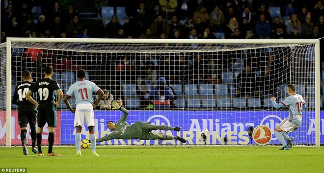 Ronaldo câm lặng, Real Madrid lại mất điểm đầy tủi hổ - Ảnh 11.