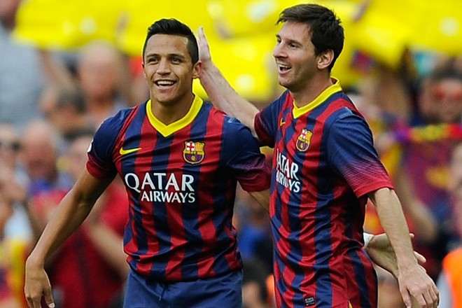 Pep Guardiola & Alexis Sanchez: 7 năm trời, hàng vạn dặm thoát khỏi bóng Messi - Ảnh 3.