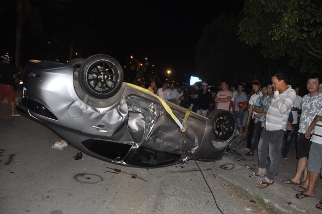 Ô tô gây tai nạn liên hoàn trong đêm 30/4 ở Đồng Nai: 6 người trong một gia đình gặp nạn - Ảnh 3.