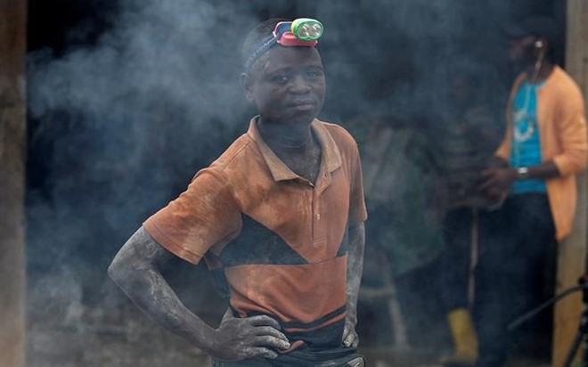 “Phu vàng” Congo - Cầm vàng trên tay mà vẫn cơ cực - Ảnh 2.