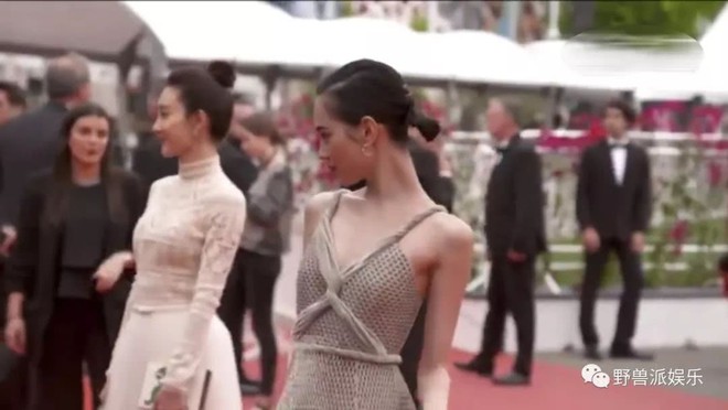 Thảm đỏ Cannes 2018: Mỹ nhân Nhật gây hoang mang với màn tạo dáng có 1 không 2 - Ảnh 8.