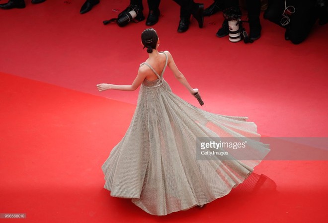Không phải Phạm Băng Băng, đây mới là mỹ nhân châu Á có những khoảnh khắc thần sầu nhất tại thảm đỏ Cannes - Ảnh 10.