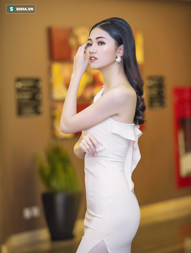 Á hậu Thanh Tú sexy khoe dáng, gây chú ý tại sự kiện - Ảnh 9.