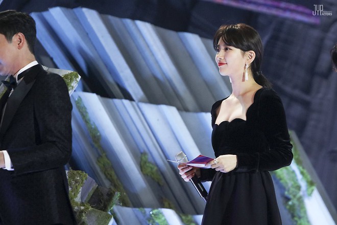 Hình hậu trường nóng hổi của Suzy tại Baeksang: Sải bước ở hầm để xe mà sang như bà hoàng, đẹp hơn cả đi thảm đỏ - Ảnh 15.