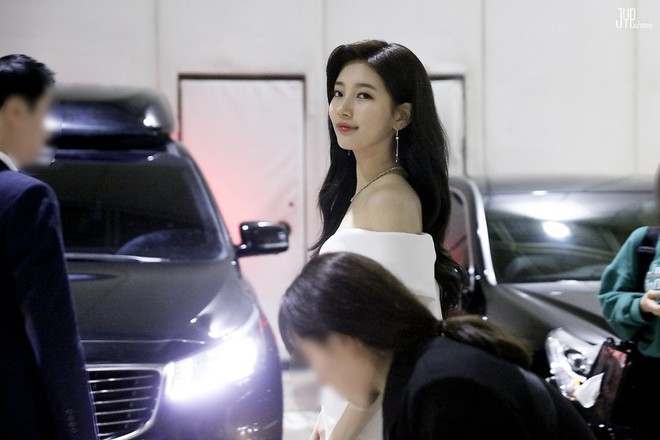 Hình hậu trường nóng hổi của Suzy tại Baeksang: Sải bước ở hầm để xe mà sang như bà hoàng, đẹp hơn cả đi thảm đỏ - Ảnh 7.