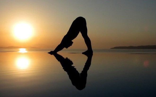 Chào mặt trời: Chuỗi 12 động tác yoga mang lại ít nhất 8 lợi ích tuyệt vời cho sức khỏe Chào mặt trời: Chuỗi 12 động tác yoga mang lại ít nhất 8 lợi ích tuyệt vời cho sức khỏe