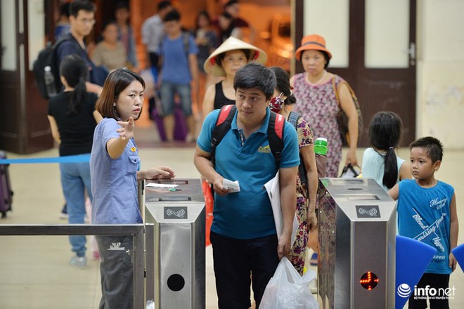 Cận cảnh toa tàu thế hệ 3 chất lượng cao vừa được ngành đường sắt đưa vào hoạt động - Ảnh 2.