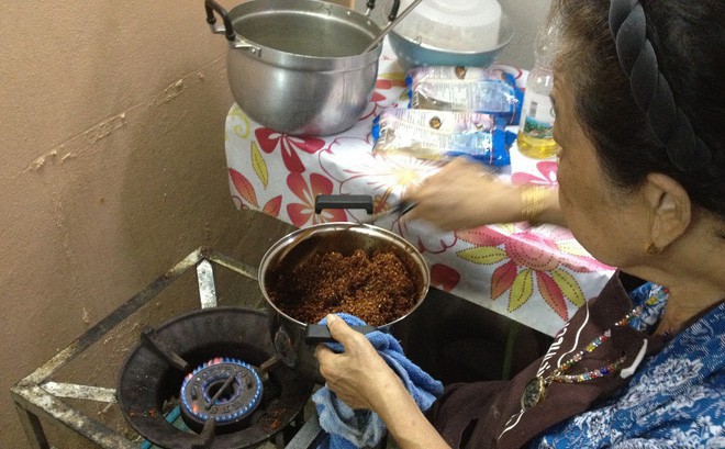 Kết quả hình ảnh cho mẹ chá»ng nàng dâu làm viá»c nhÃ