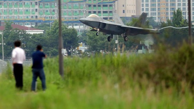 24h qua ảnh: Nông dân thu hoạch khoai tây đỏ rực Bangladesh - Ảnh 3.