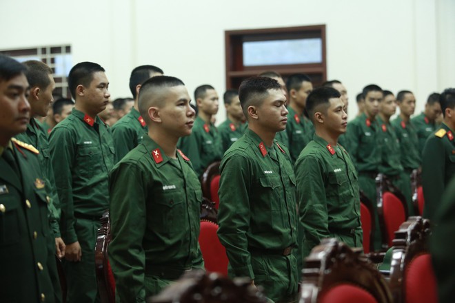 Ngày đầu nhập ngũ, Hoàng Tôn, Bảo Kun, Tuấn Kiệt đã bị phạt - Ảnh 6.