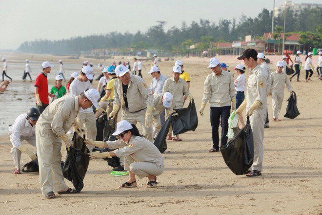 Lực lượng thanh niên nhiệt tình hưởng ứng hoạt động ra quân chiến dịch Biển xanh Việt Nam - Ảnh 5.