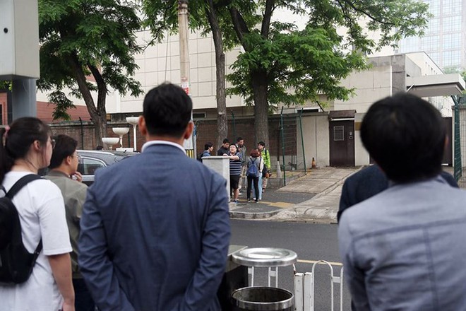 Các phóng viên quốc tế lên đường tới bãi thử hạt nhân của Triều Tiên - Ảnh 7.