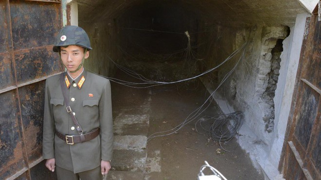 Phóng viên CNN kể lại chuyến đi kín rèm tới bãi thử hạt nhân Punggye-ri, Triều Tiên - Ảnh 7.