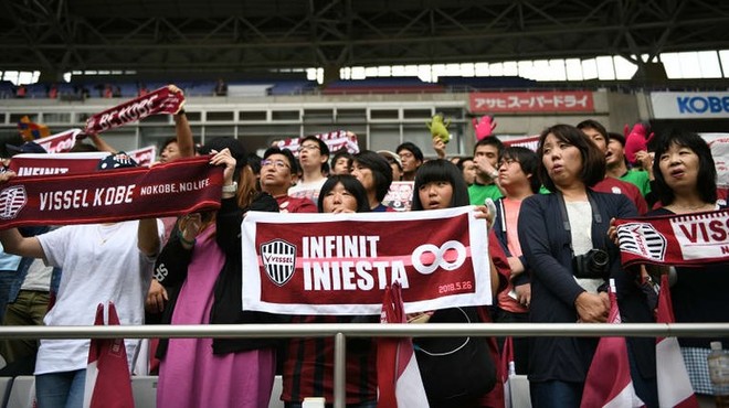 Iniesta nói gì với fan Vissel Kobe ngày ra mắt? - Ảnh 1.