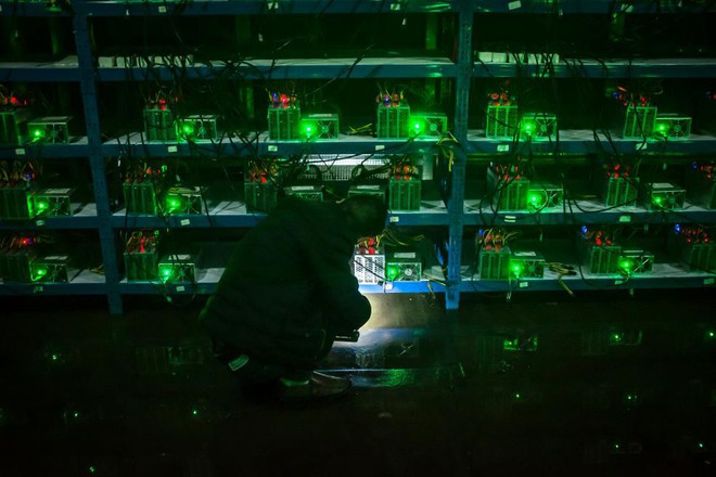Bên trong một mỏ đào bitcoin bí mật tại Trung Quốc: Có 550 siêu máy tính, chạy 24 giờ một ngày - Ảnh 1.