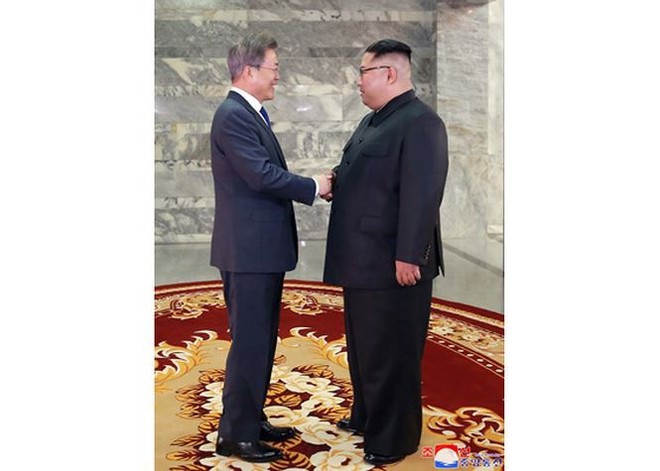 Báo Triều Tiên đăng ảnh hiếm về cuộc gặp của lãnh đạo Hàn - Triều - Ảnh 3.