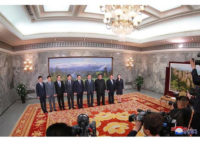 Báo Triều Tiên đăng ảnh hiếm về cuộc gặp của lãnh đạo Hàn - Triều - Ảnh 6.