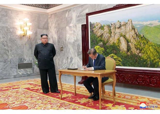 Báo Triều Tiên đăng ảnh hiếm về cuộc gặp của lãnh đạo Hàn - Triều - Ảnh 7.