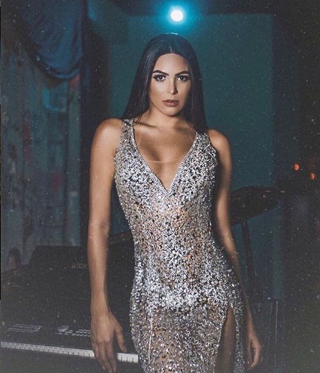 Đường cong rực lửa của nữ phóng viên lên ngôi Hoa hậu Brazil 2018  - Ảnh 10.