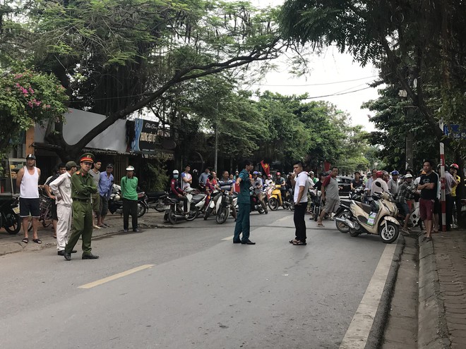 Nhân chứng kể thời điểm đưa em bé rơi ra khỏi bụng mẹ sau vụ tai nạn đi viện - Ảnh 3.