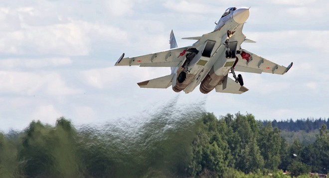 Tướng Nga nêu giả thuyết lý do khiến phi công Su-30SM bị rơi tại Syria không bật dù - Ảnh 2.