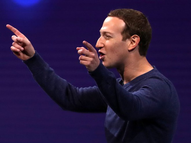 Sau 7 năm, cuối cùng Mark Zuckerberg cũng chịu thay combo áo xám-quần jeans thiếu muối huyền thoại - Ảnh 9.