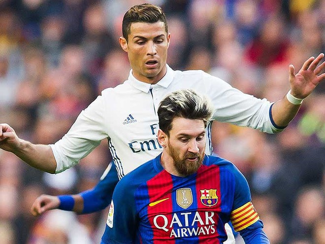 Ronaldo không cúi chào Messi - Ảnh 1.