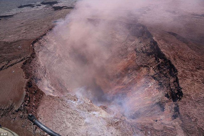 ﻿﻿Ảnh, video: Động đất gần núi lửa đang phun trào khiến 10.000 người phải sơ tán khẩn - Ảnh 5.