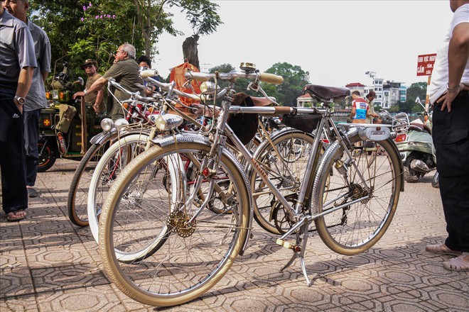 Ngắm những chiếc xe đạp cổ giá nghìn đô giữa lòng Hà Nội - Ảnh 3.