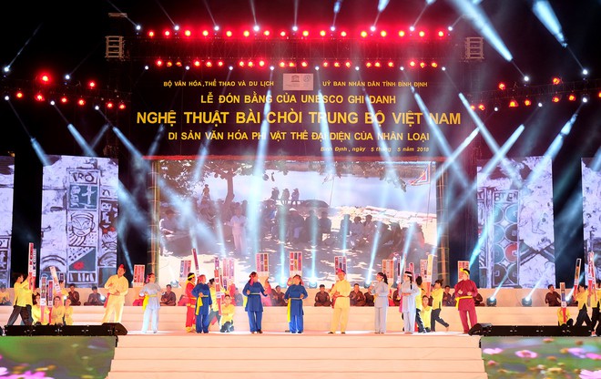 Thủ tướng: Hãy để tiếng ca bài chòi lan tỏa niềm lạc quan về thế và lực của Việt Nam - Ảnh 4.