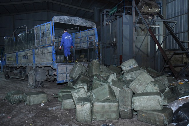 Bộ Công an chặn bắt 10 tấn nầm lợn bốc mùi nghi nhập chui từ Trung Quốc - Ảnh 2.