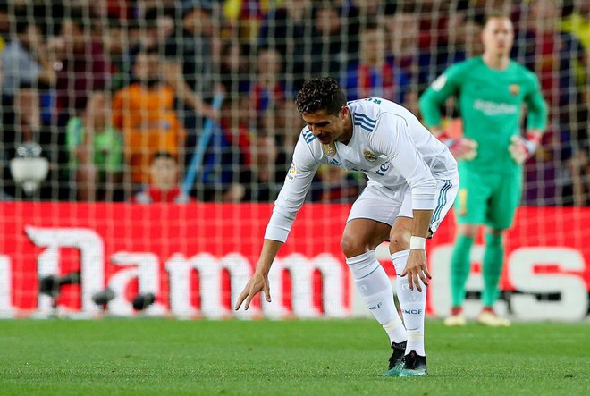 Ronaldo bị trật mắt cá chân, có thể dự chung kết Champions League - Ảnh 1.