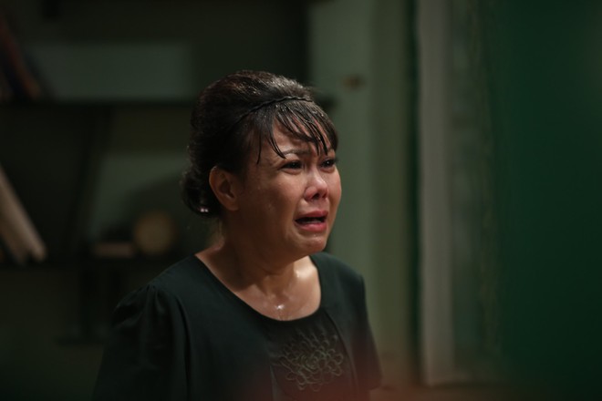 Nhiều sạn vô lý trong phim Em gái mưa, đặc biệt là vai thầy giáo của Mai Tài Phến - Ảnh 3.