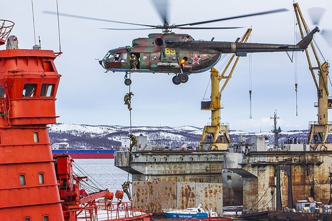 Đặc nhiệm Vệ binh Quốc gia Nga huấn luyện tiêu diệt khủng bố ở Bắc cực - Ảnh 9.