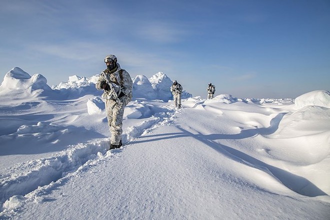 Đặc nhiệm Vệ binh Quốc gia Nga huấn luyện tiêu diệt khủng bố ở Bắc cực - Ảnh 11.