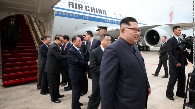 Ông Kim Jong Un tới Singapore an toàn, được thủ tướng Lý Hiển Long đón tiếp chân thành, nhiệt tình và trọng thị - Ảnh 3.