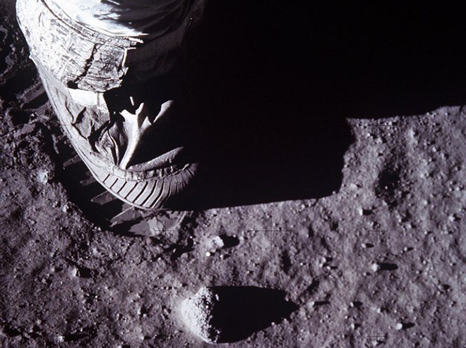 Bí ẩn 40 năm về nhiệt độ Mặt trăng tăng lên được hoá giải: Có thể do lỗi của phi hành gia Apollo - Ảnh 2.