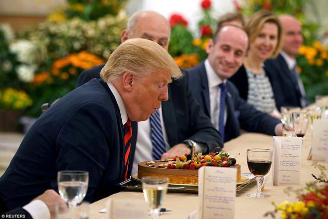 Bước sang tuổi 72, tổng thống Mỹ Donald Trump nghỉ 1 ngày làm việc để đón sinh nhật - Ảnh 1. Bước sang tuổi 72, tổng thống Mỹ Donald Trump nghỉ 1 ngày làm việc để đón sinh nhật - Ảnh 1.