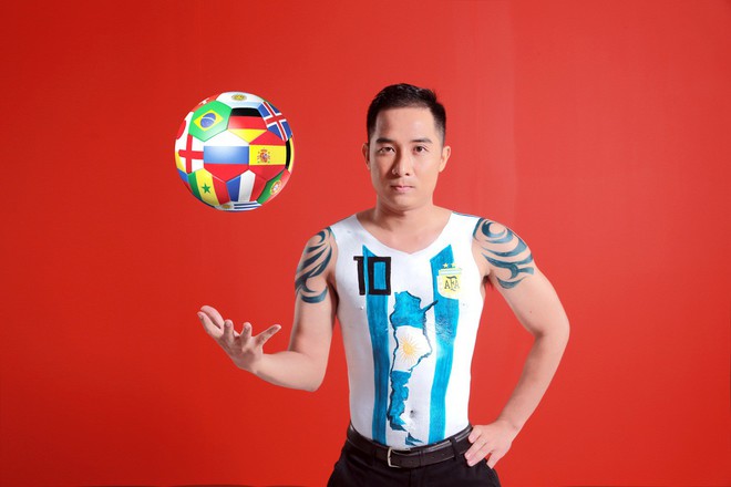 Cuộc đua quả bóng vàng World Cup của Ronaldo và Messi qua nghệ thuật body painting - Ảnh 2.